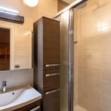 Διαμέρισμα 6 Pers. Avec Balcon Et Acces Direct Aux Pistes A Eaux-bonnes - Fr-1-400-6