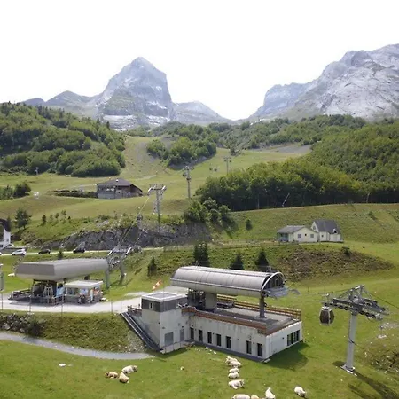 6 Pers. Avec Balcon Et Acces Direct Aux Pistes A Eaux-bonnes - Fr-1-400-6 Apartment