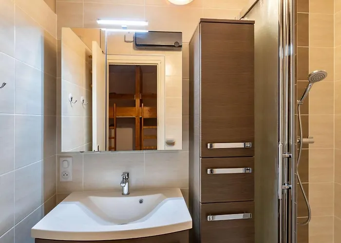 Διαμέρισμα 6 Pers. Avec Balcon Et Acces Direct Aux Pistes A Eaux-bonnes - Fr-1-400-6 Gourette